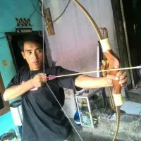 traditional wooden crossbow (paket busur panah kayu)