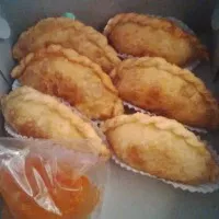 Kue Pastel Jalangkote isi Ayam / Pastel khas Makassar + sambal