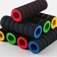 Grip Spons / Busa untuk Stang Sepeda Motif Hitam Strip Warna (Isi 2)