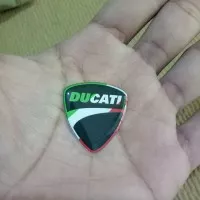 stiker ducati kecil