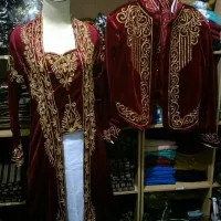 BAJU PENGANTIN JAWA BESKAP KEBAYA BLUDRU EKOR PANJANG ADAT SOLO JOGJA