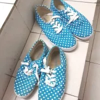 sepatu sneakers anak polkadot preloved