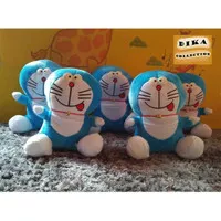 Boneka Doraemon Kecil