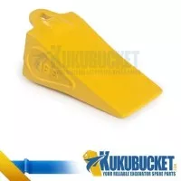 Tooth/Teeth/Tip/Kuku Bucket Standar Kobelco SK40/18S ( Lubang Atas )