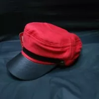 topi komando merah polos pet hitam