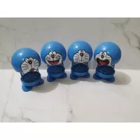Boneka Perr Goyang Pajangan Mobil Kepala Goyang Emoji Doraemon