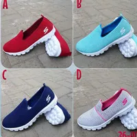 sepatu skechers wanita