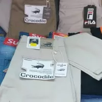 celana chino crocodile