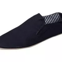 sepatu slip on pria