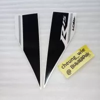 stiker muka batok depan Hitam Putih 2pcs Yamaha 2PK YZF- R15 V2 2014