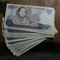 Uang Kuno 10000 Kartini kondisi XF