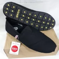 sepatu slip on pria WAKAI hitam original