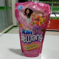 So Klin Pewangi Romantic Pink Double Parfume Pink 900ml